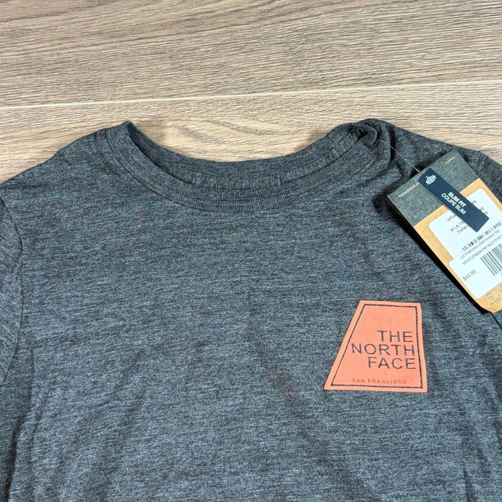 The North Face Women's Long Sleeve Slim Fit Logo Tee Gray XS NEW Outdoors